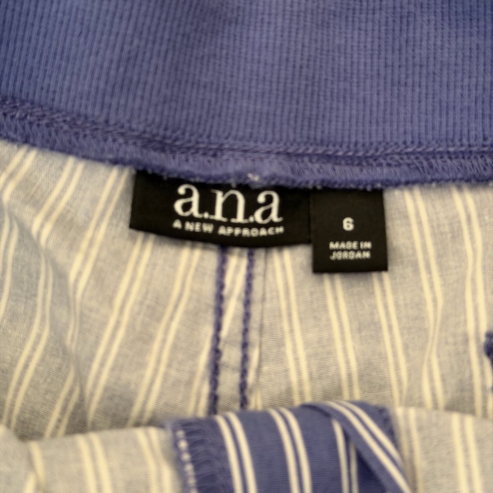 a.n.a Women’s Casual Shorts 3 Pairs - Picture 4 of 9